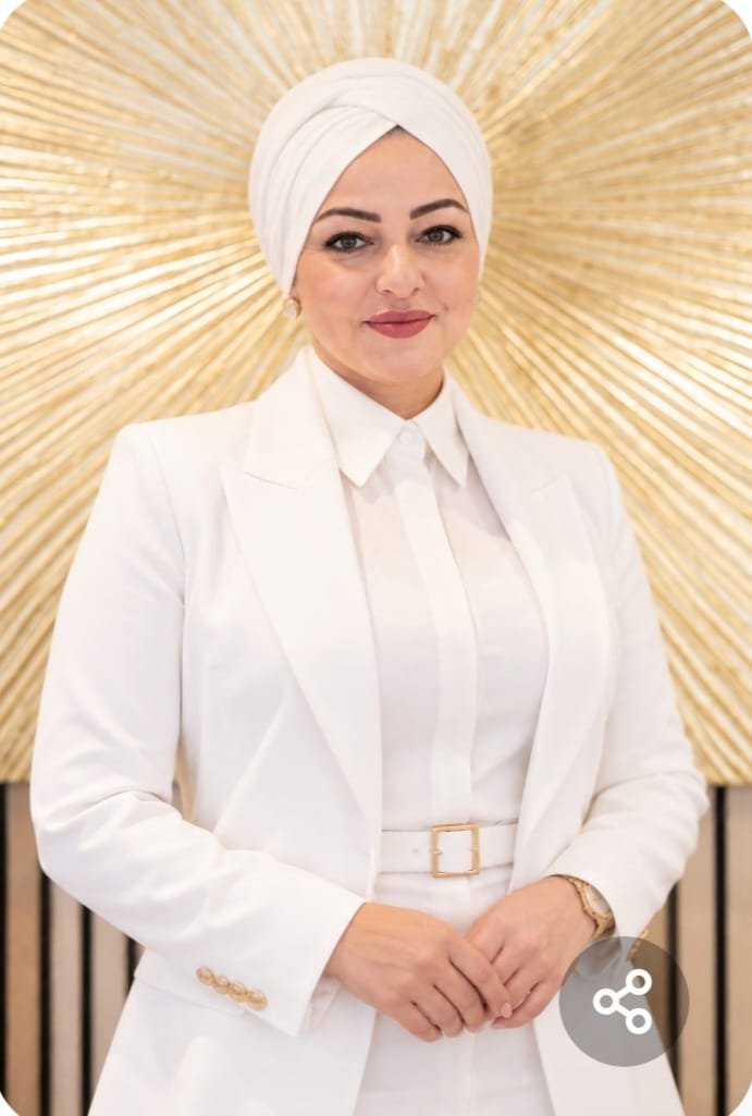 Leyla Özay, Gründerin